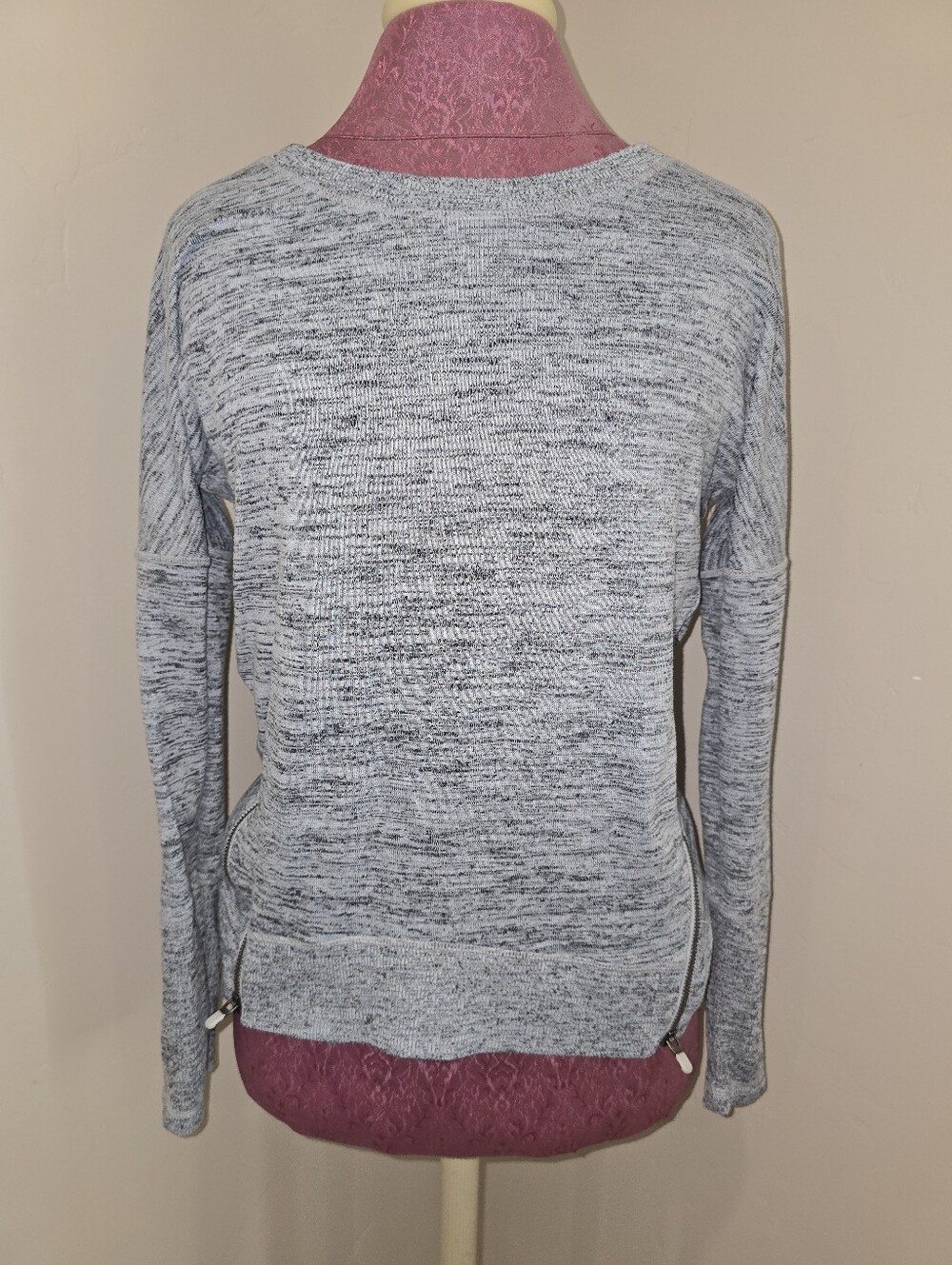 Athleta Blissful Sharkbite Pullover Crewneck Zip Sweater Gray Heathered Small